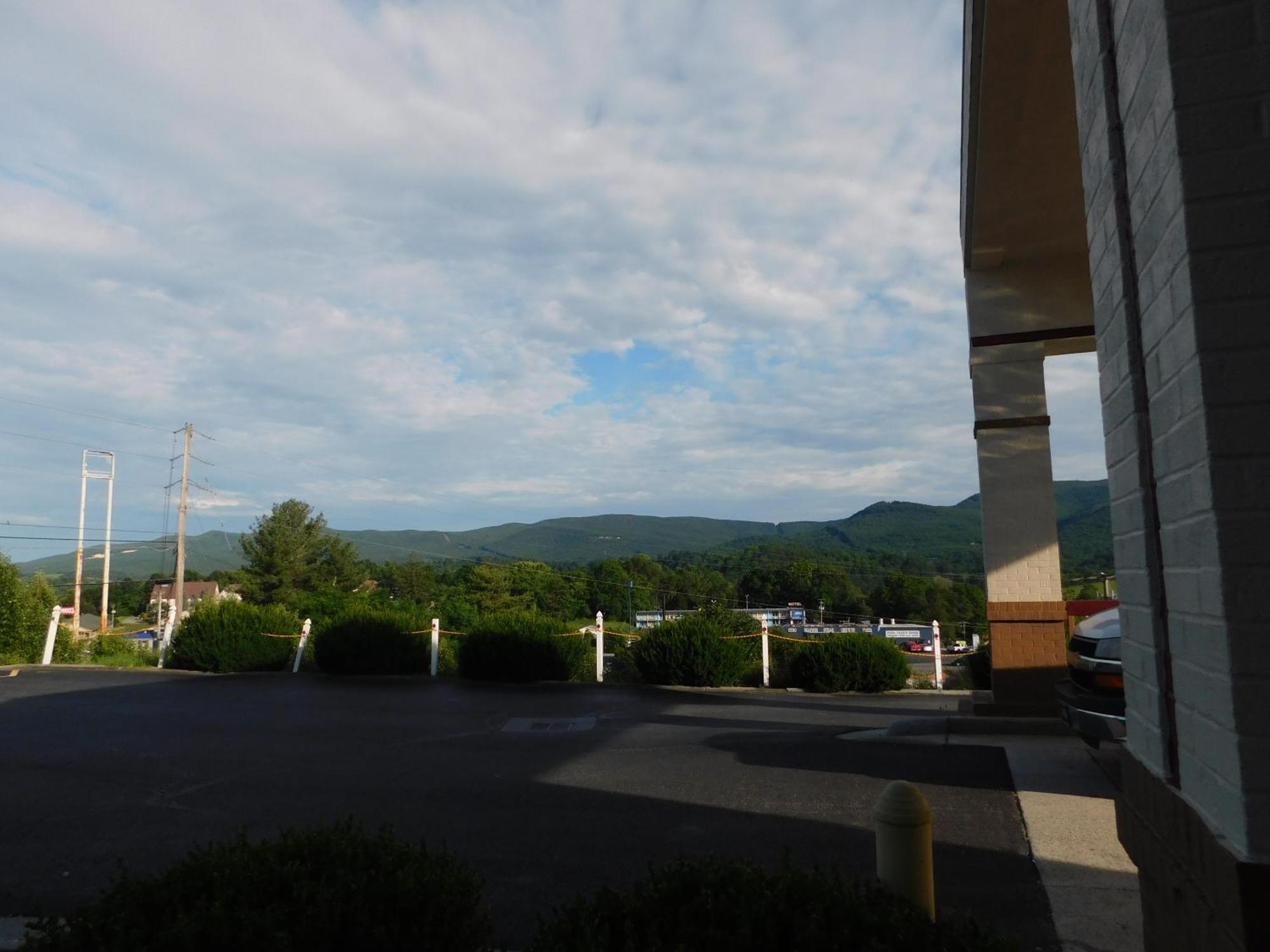 Red Roof Inn & Suites Wytheville Kültér fotó
